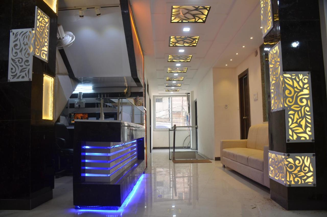 Hotel Krishna Galaxy กานปูร์ ภายนอก รูปภาพ