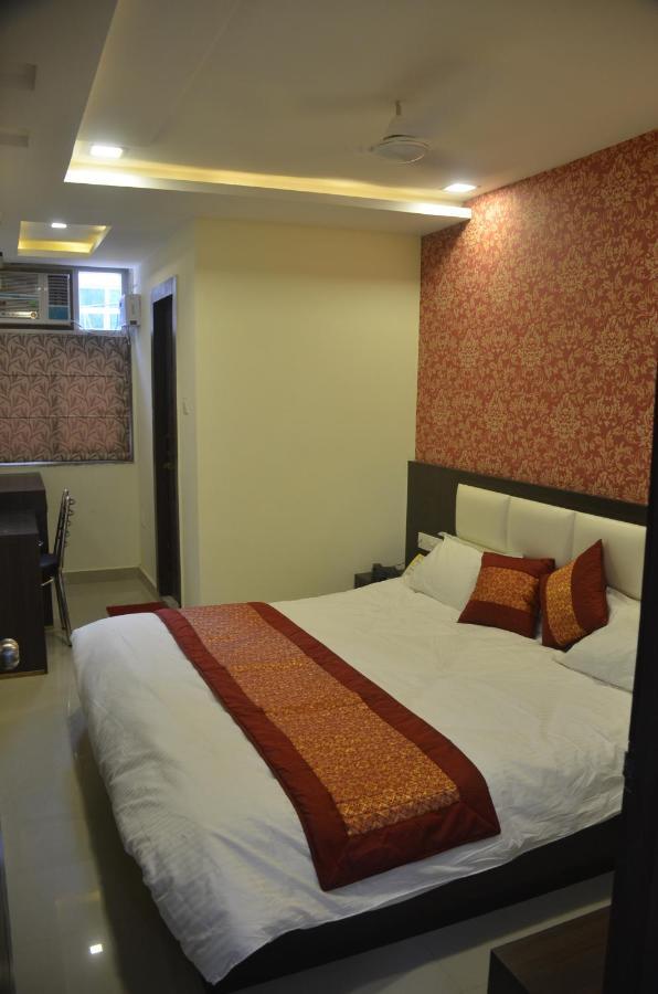 Hotel Krishna Galaxy กานปูร์ ภายนอก รูปภาพ